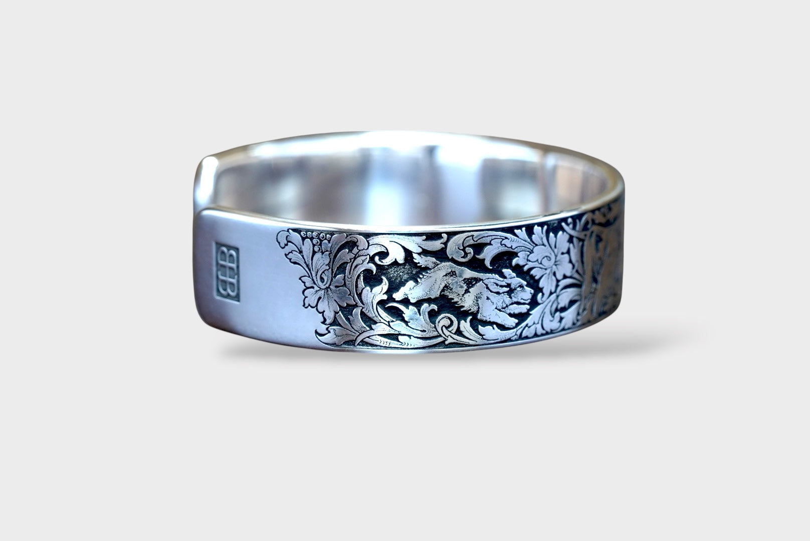 Two Tone Hunting Dogs Bracelet