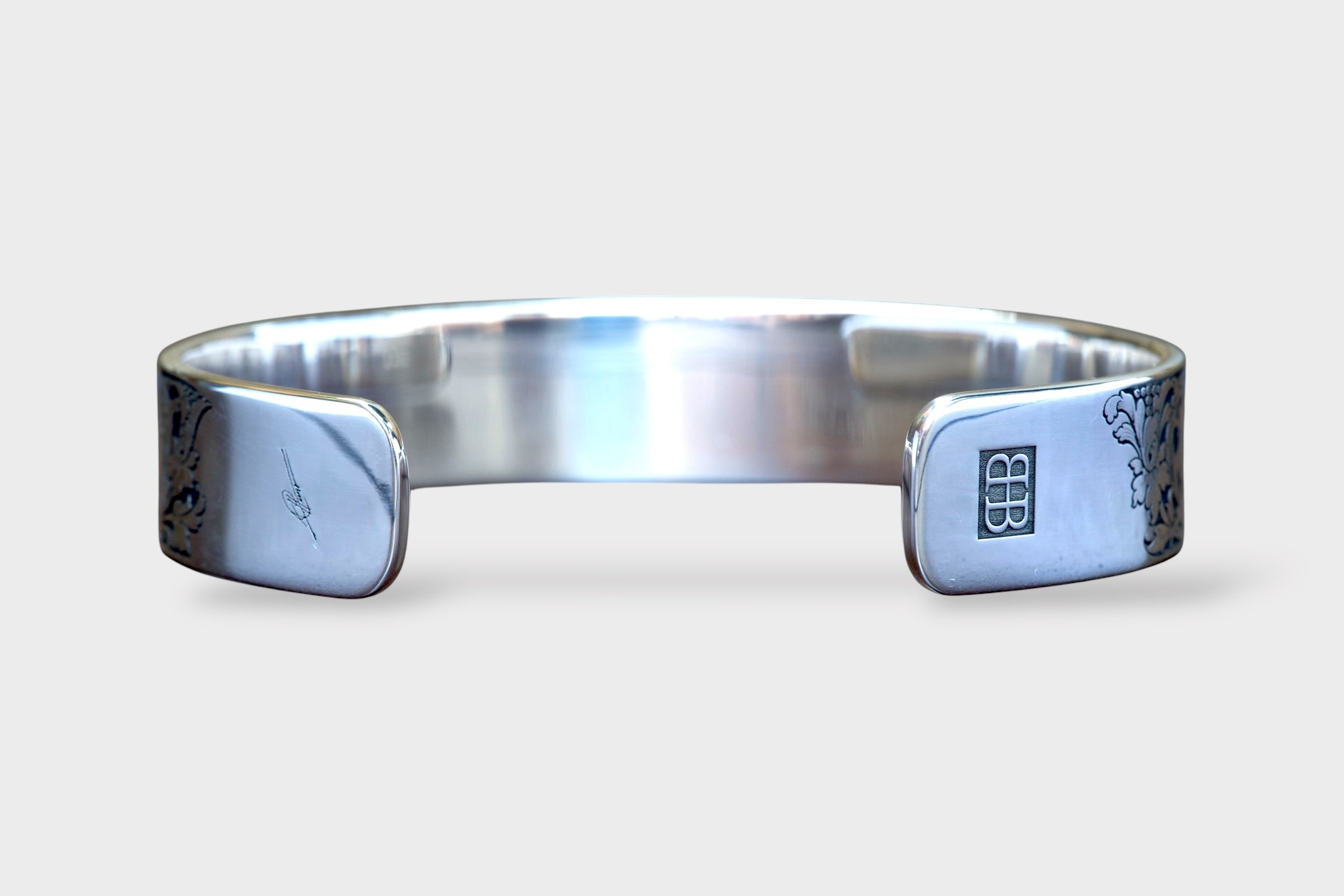 Two Tone Hunting Dogs Bracelet