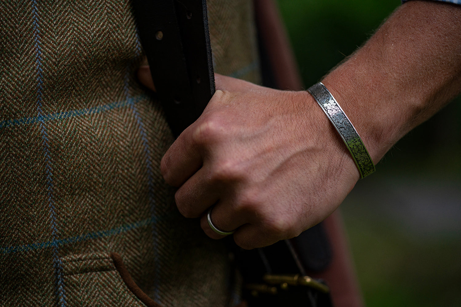 Oak Leaves Engraved Bracelet