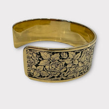 Load image into Gallery viewer, Gold Rose and Wren Bracelet